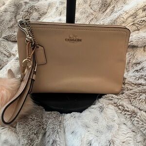 Coach wristlet #F57465Beechwood